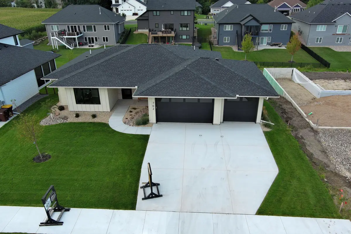702 Summer Avenue Se, New Prague, MN 56071 - Image #1