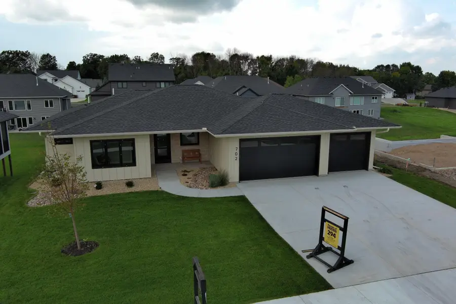 702 Summer Avenue Se, New Prague, MN 56071 - Image #2