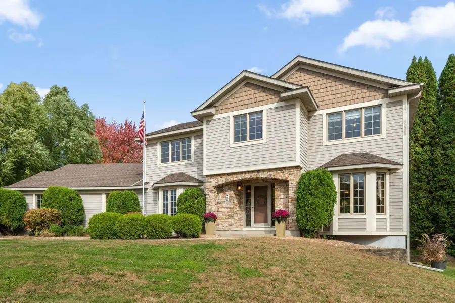 585 High Ridge Circle, Mendota Heights, MN 55118 - #3