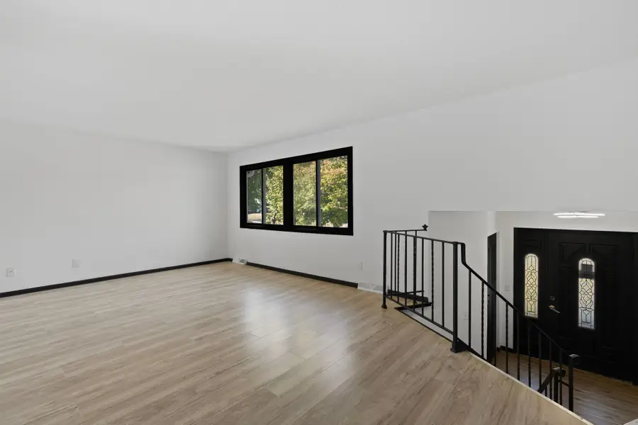 7409 74th Avenue N, Brooklyn Park, MN 55428 - Image #3