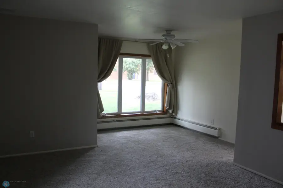 814 4th Street N, Wahpeton, ND 58075 - #2