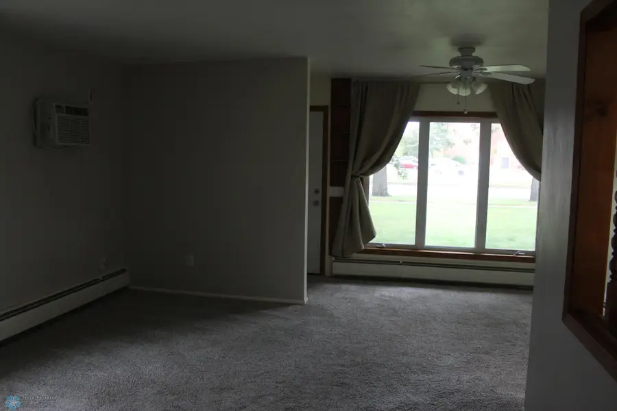 814 4th Street N, Wahpeton, ND 58075 - #3