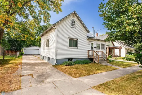 1107 10th Street S, Fargo, ND 58103