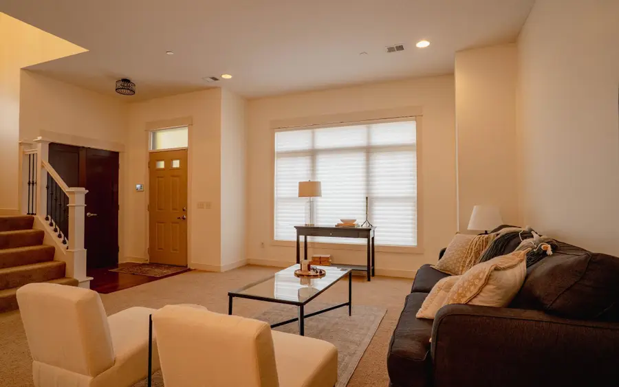 714 Linden Street, Mendota Heights, MN 55118 - Image #3