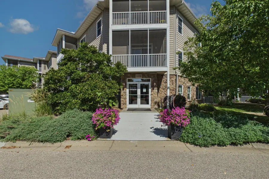110696 Village Road #307, Chaska, MN 55318 - #2