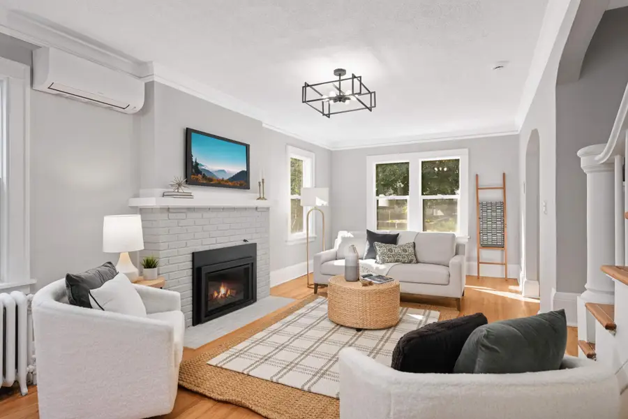 2129 Stanford Avenue, Saint Paul, MN 55105 - Image #2