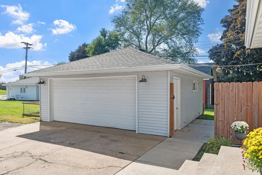 7009 Kentucky Avenue N, Brooklyn Park, MN 55428 - Image #2