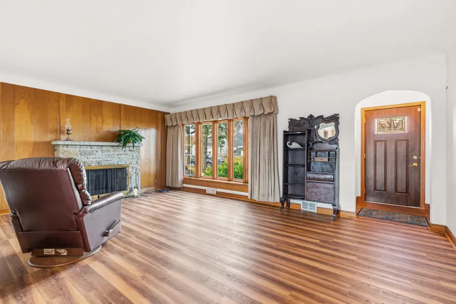 1676 Arlington Avenue E, Saint Paul, MN 55106 - Image #3