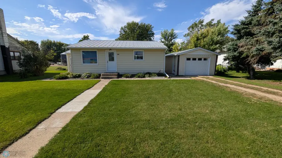 202 N 1st St, Fairmount, ND 58030 - #2