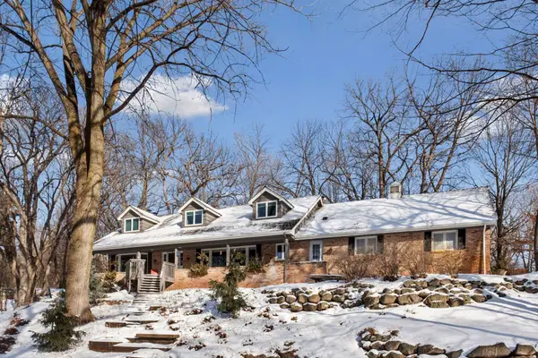 4360 Chimo East Street, Deephaven, MN 55391