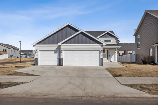 5891 59th Avenue S, Fargo, ND 58104