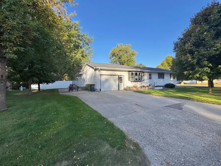 403 N Minnesota Street, Marshall, MN 56258 - #2