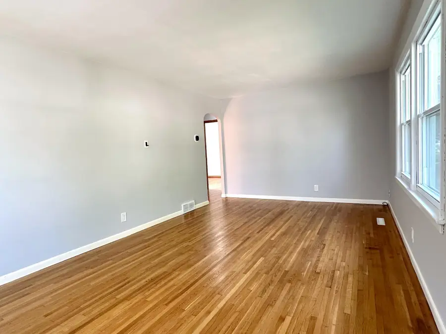 2112 Cottage Avenue E, Saint Paul, MN 55119 - Image #3