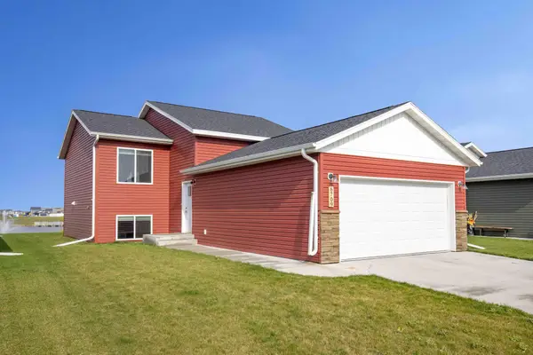 6709 69th Avenue S, Horace, ND 58047