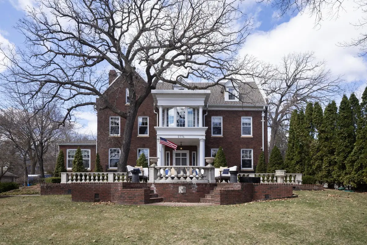 2774 W Lake Of The Isles Parkway, Minneapolis, MN 55416 - #1