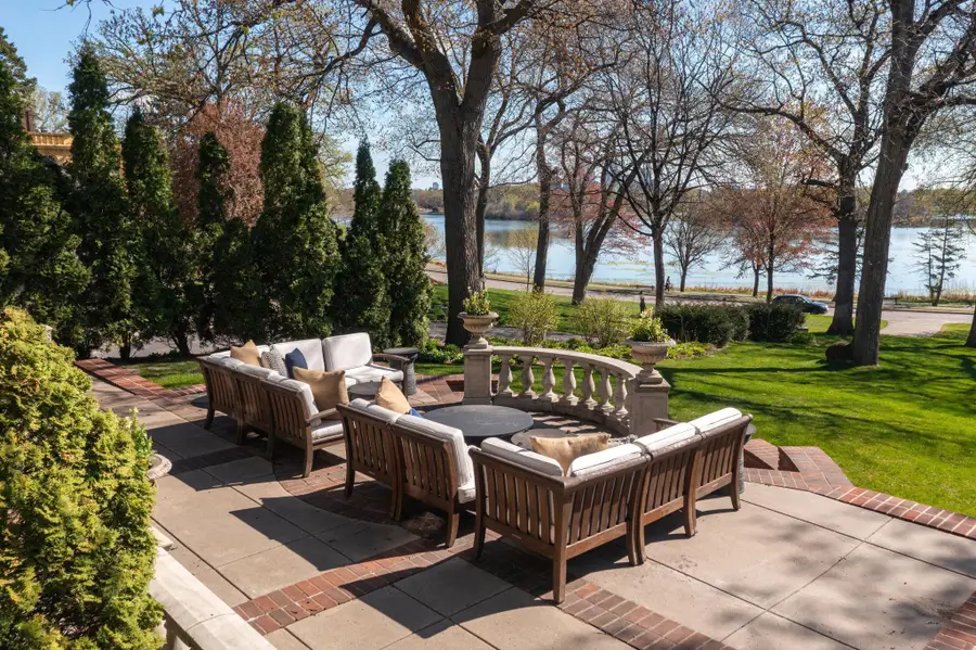 2774 W Lake Of The Isles Parkway, Minneapolis, MN 55416 - #2