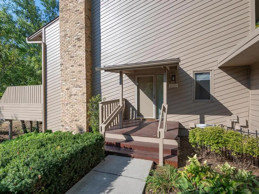 10243 Scarborough Road, Bloomington, MN 55437 - Image #2