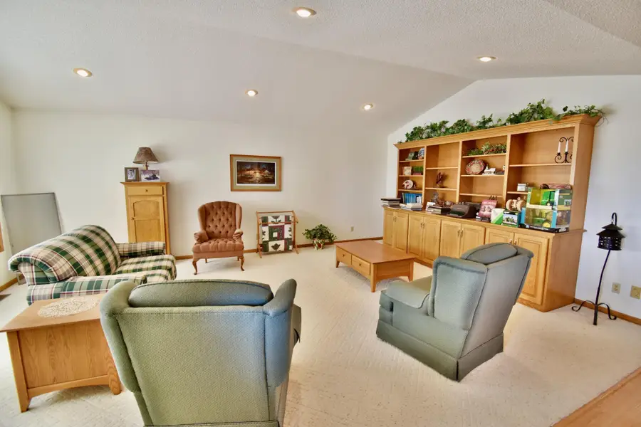 19221 30th Street Sw, Blomkest, MN 56216 - #3