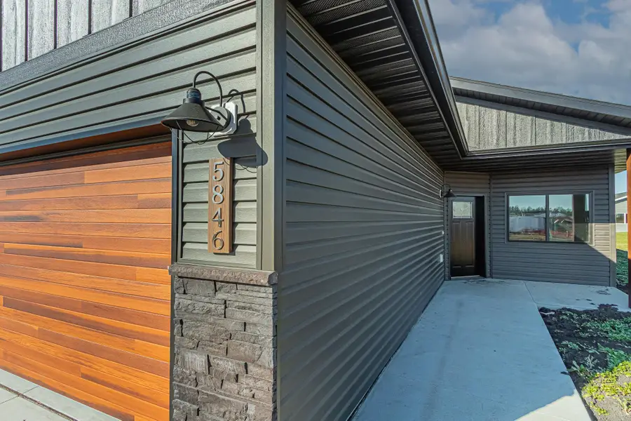 5846 James Drive W, West Fargo, ND 58078 - #2