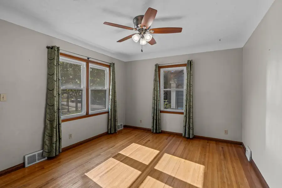 1905 Montana Avenue E, Saint Paul, MN 55119 - Image #3