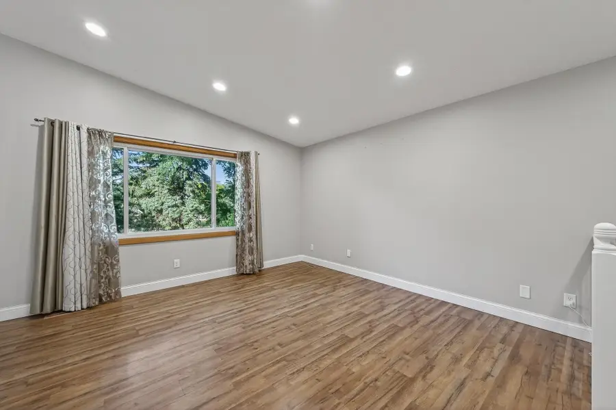 15720 49th Avenue N, Plymouth, MN 55446 - Image #3