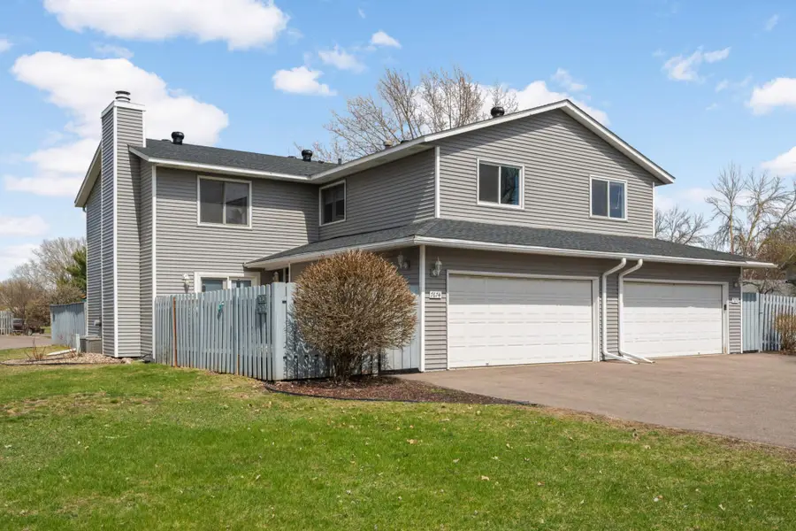 7674 Dunmore Road, Woodbury, MN 55125 - Image #2