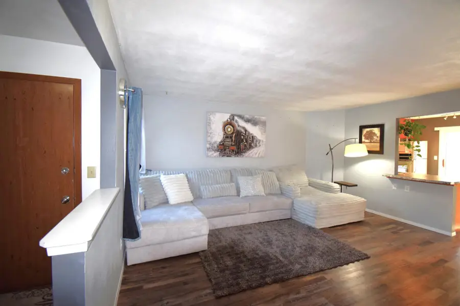 825 S Olson Avenue #F, Appleton, WI 54914 - Image #2