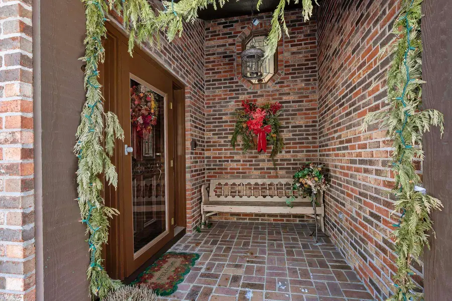 8250 Havelock Court, Apple Valley, MN 55124 - Image #2