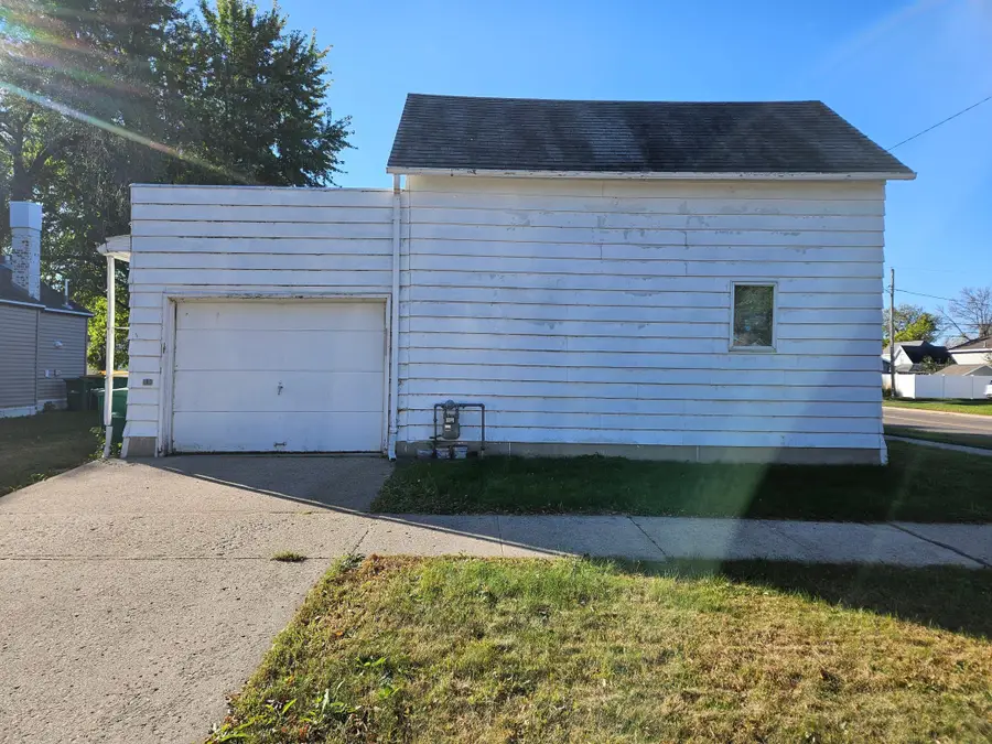 422 2nd Street N, Wahpeton, ND 58075 - Image #2