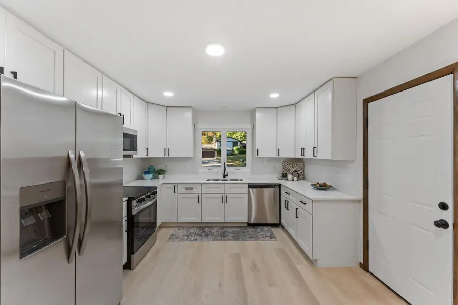 12754 Gordon Drive, Eden Prairie, MN 55346 - Image #2