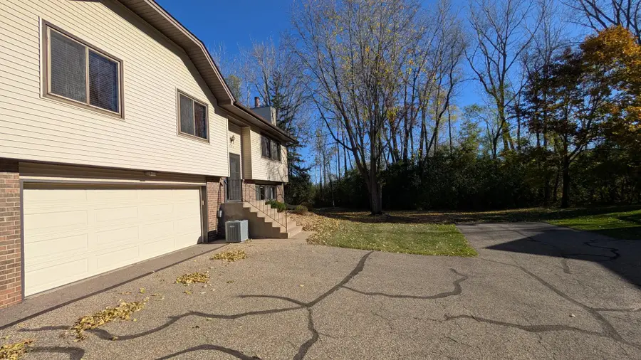 868 Sherwood Road, Shoreview, MN 55126 - Image #2