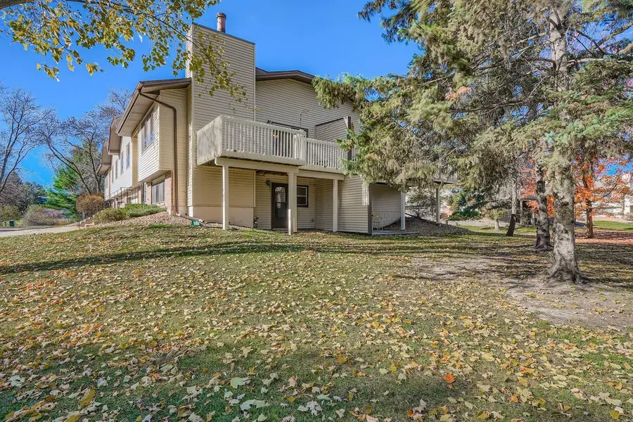 868 Sherwood Road, Shoreview, MN 55126 - Image #3