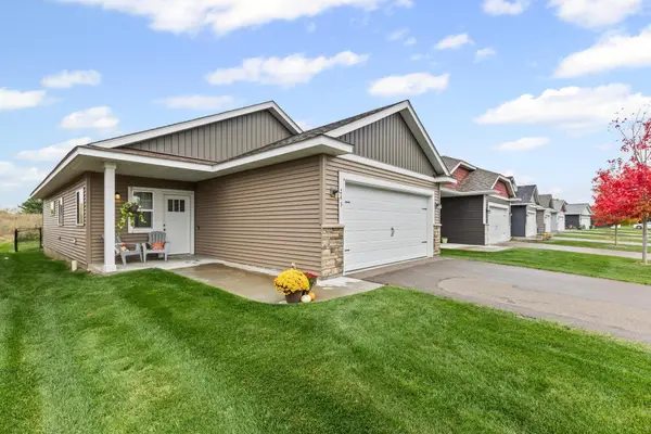 713 Cherrywood Lane Ne, Isanti, MN 55040