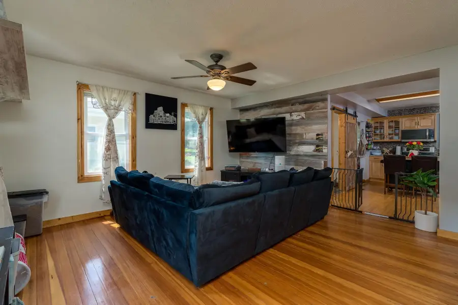 415 8th Street N, Mountain Lake, MN 56159 - #3