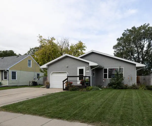 813 17th Street S, Fargo, ND 58103