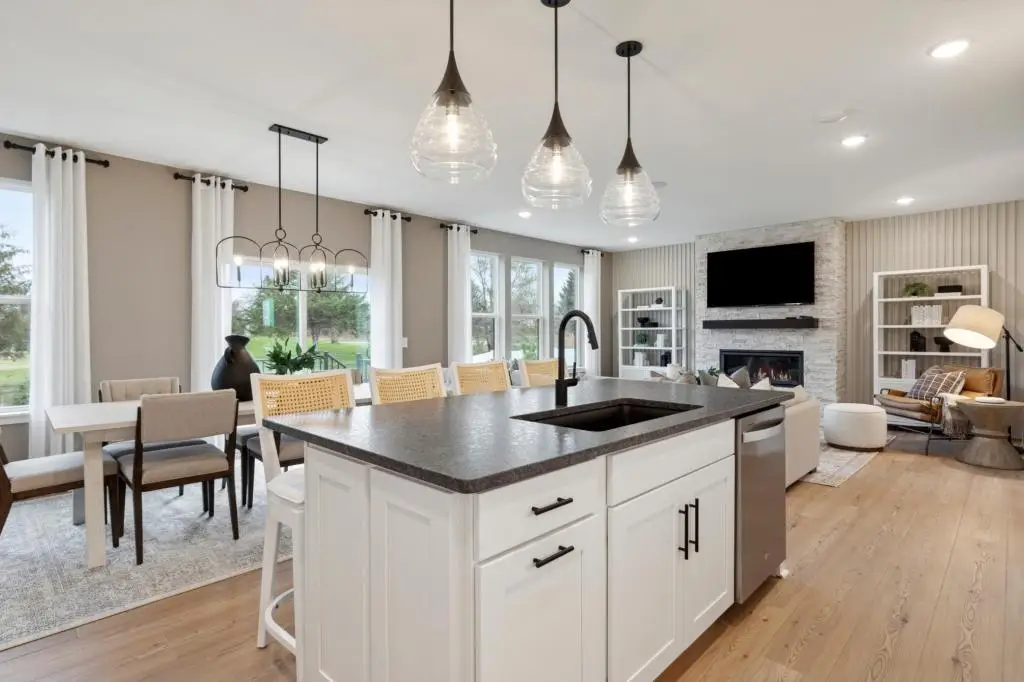 10398 Mcgregor Boulevard, Woodbury, MN 55129 - Image #1