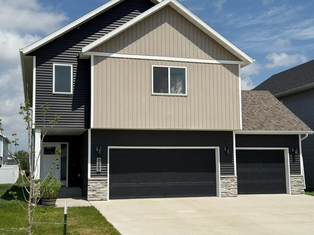 6040 79th Avenue S, Horace, ND 58047 - #1