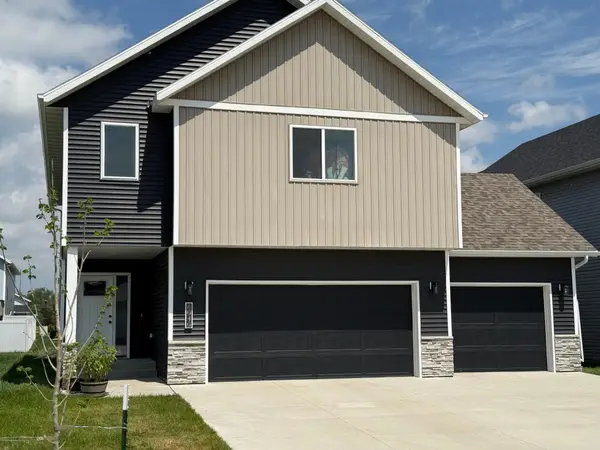 6040 79th Avenue S, Horace, ND 58047