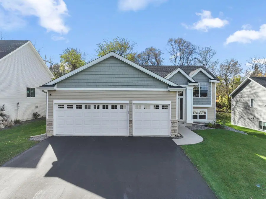 1284 Meadow Lane S, Shakopee, MN 55379 - Image #2