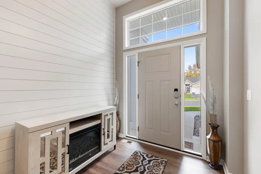 1284 Meadow Lane S, Shakopee, MN 55379 - Image #3