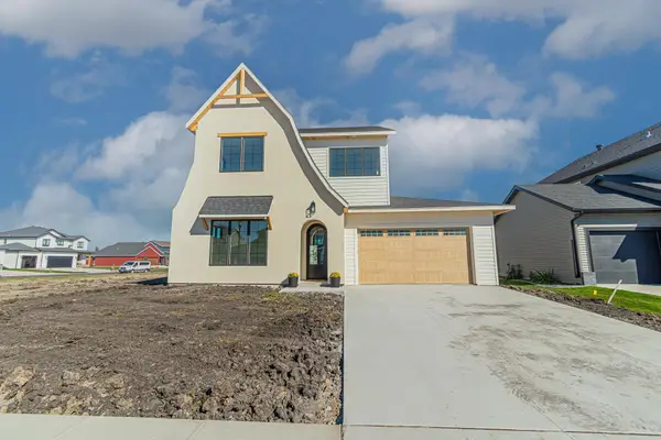 8820 Northern Lights Avenue, Horace, ND 58047