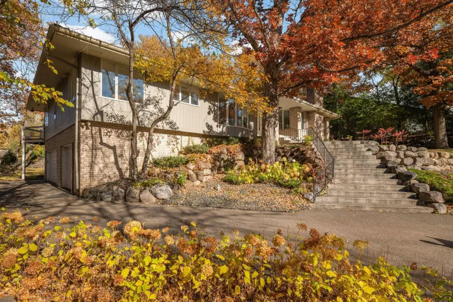 6212 Saint Albans Circle, Edina, MN 55439 - Image #2