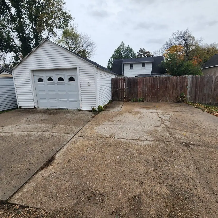 241 Crocker Avenue N, Thief River Falls, MN 56701 - #3