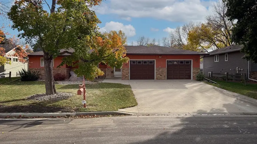 103 Donita Avenue, Marshall, MN 56258 - Image #2