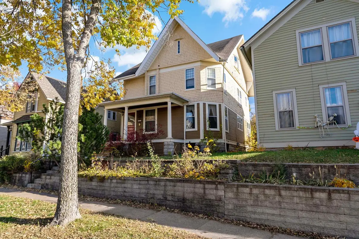 702 4th Street E, Saint Paul, MN 55106 - Image #1