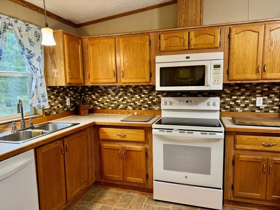 459 E Elm Street, Parkers Prairie, MN 56361 - Image #3