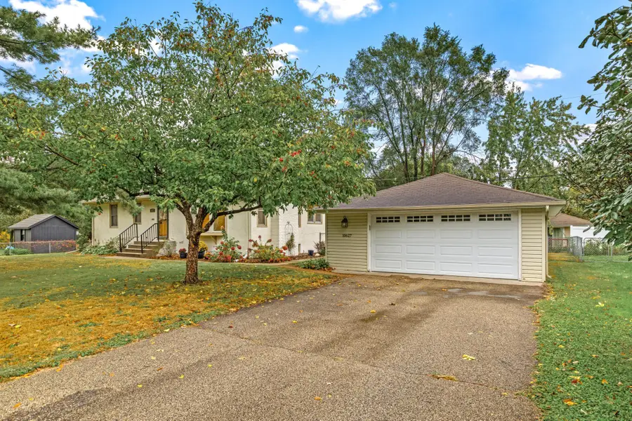 10627 Thomas Avenue S, Bloomington, MN 55431 - Image #2