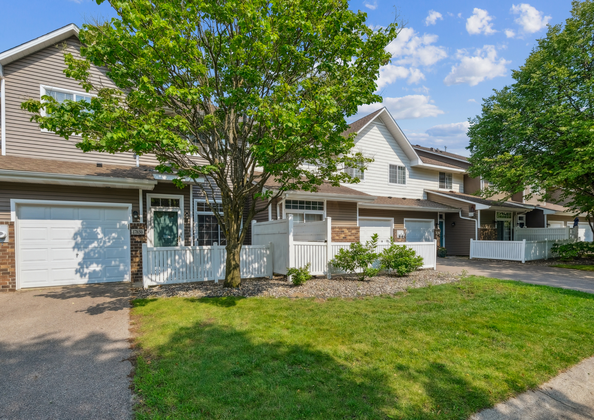 17850 Cobblestone Way, Eden Prairie, MN 55347 - Image #1