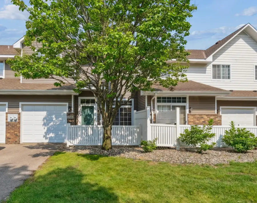 17850 Cobblestone Way, Eden Prairie, MN 55347 - Image #2