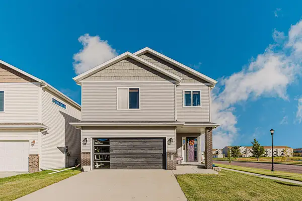 4703 35th Avenue S, Fargo, ND 58104